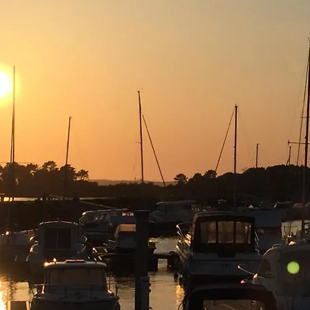 Le Charme Du Bassin D Arcachon En Mobil Climatise キャンプ場 アレ